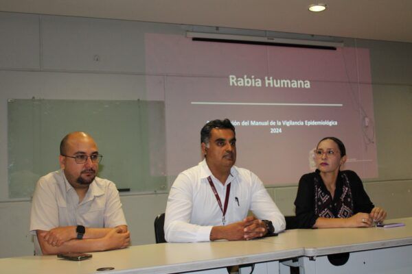 CAPACITAN A DIRECTORES DE CENTROS DE SALUD EN TIJUANA PARA ATENDER POSIBLES CASOS DE RABIA