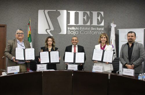 FIRMA IEEBC CONVENIO DE COLABORACIÓN CON DIF BC