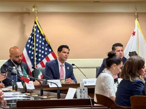 HUMBERTO VALLE REFUERZA LAZOS BINACIONALES EN ASAMBLEA DE SACRAMENTO, CALIFORNIA