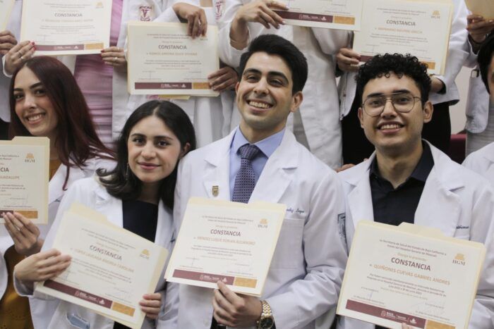 EGRESAN 25 NUEVOS MÉDICOS DEL HOSPITAL GENERAL DE MEXICALI