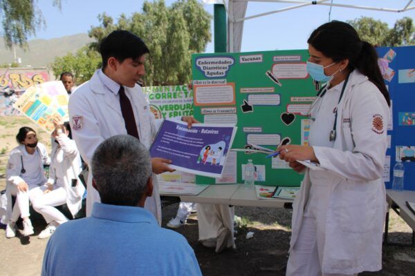 CAPACITAN A PASANTES DE MEDICINA DE LA JURISDICCIÓN DE SALUD TIJUANA EN ATENCIÓN A MUJERES EMBARAZADAS, PACIENTES CARDIOMETABÓLICOS Y CIRUGÍA AMBULATORIA