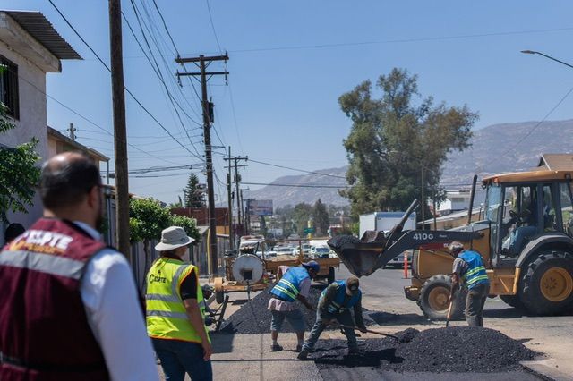   CONCLUYE CESPTE TRABAJOS DE BACHEO SOBRE BULEVAR DEFENSORES (A LA ALTURA DE DANNY BOYS)  