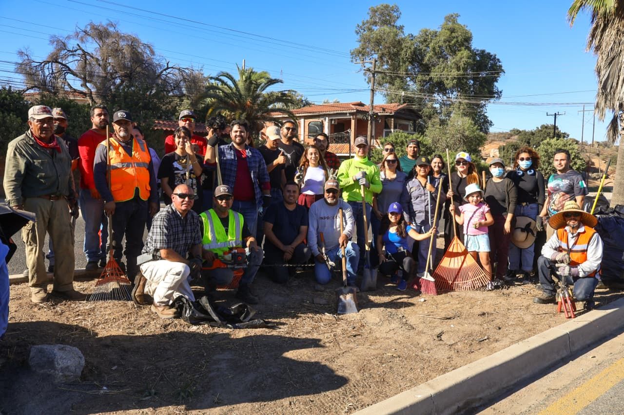 GOBIERNO DE TECATE TRANSFORMA CAMELLON FRENTE A INIDE CON JORNADA DE LIMPIEZA