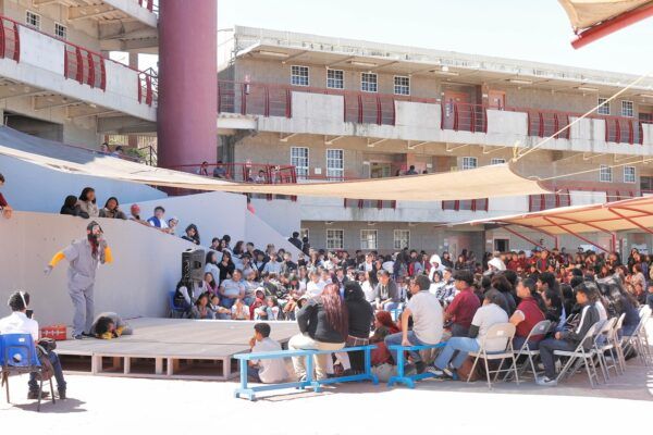 MOTIVA SECRETARÍA DE CULTURA A ESTUDIANTES DEL CECYTE A ALCANZAR SUS SUEÑOS