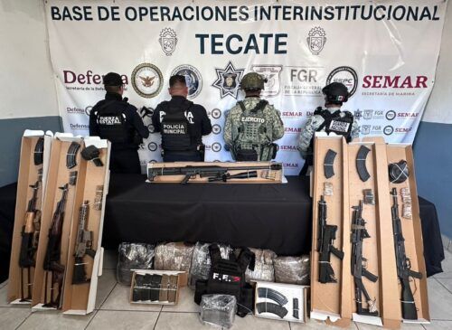 ASEGURAN ARMAMENTO, MUNICIONES, EQUIPO TÁCTICO Y VEHÍCULO CON REPORTE DE ROBO EN TECATE