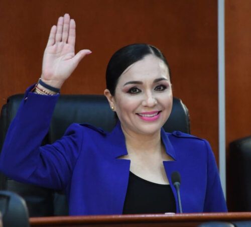 PROPONE DIPUTADA AMINTHA BRICEÑO FOMENTAR LA CRIANZA POSITIVA