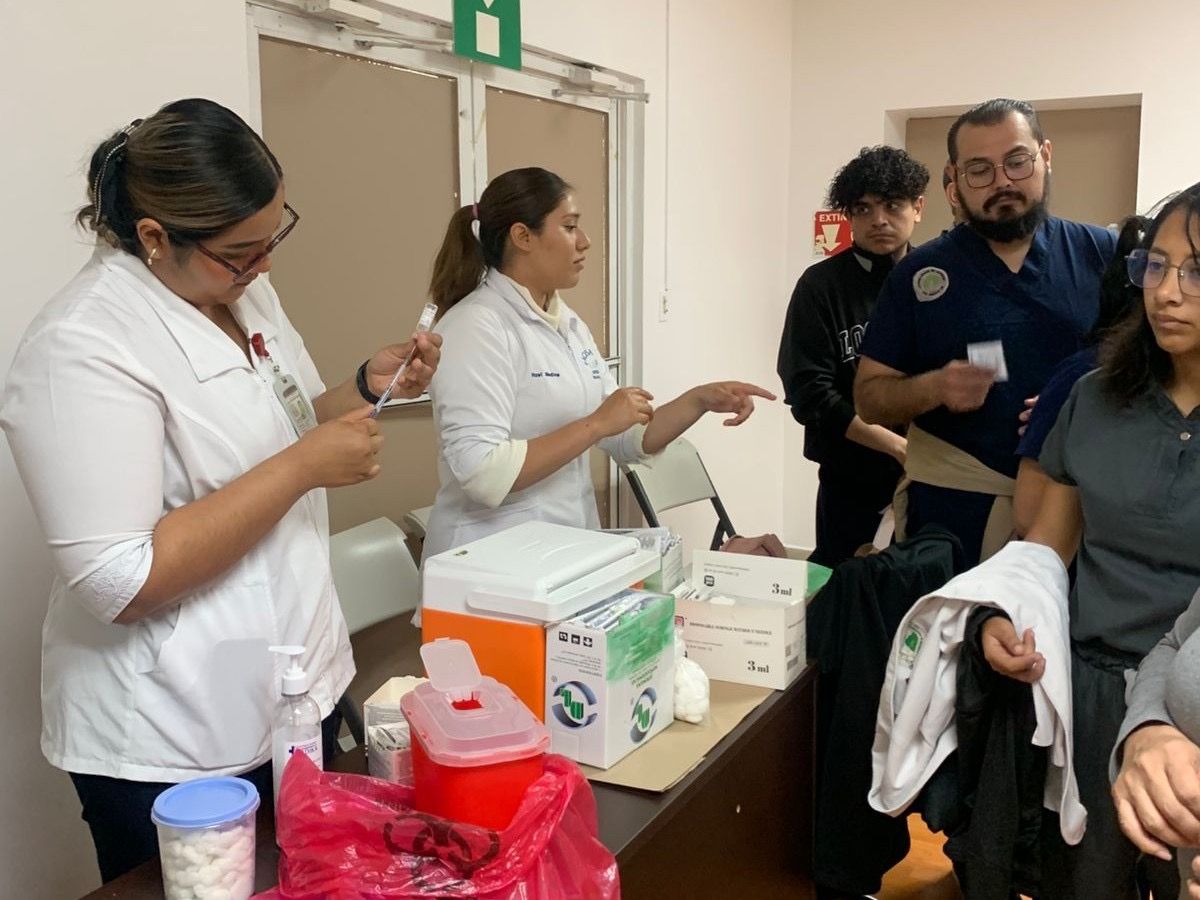 BENEFICIAN CON VACUNAS A TRABAJADORES DE MAQUILADORA