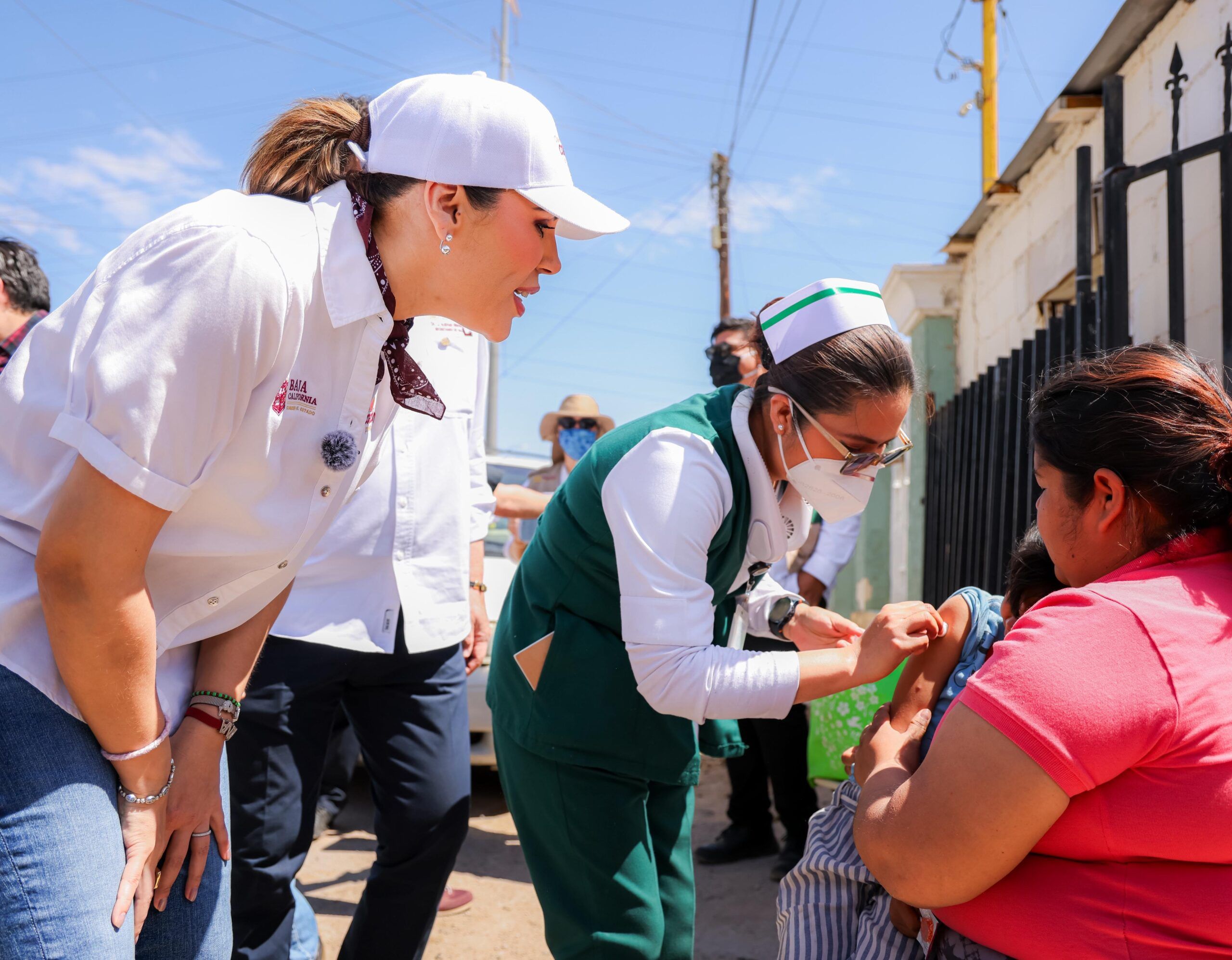 ARRANCA CAMPAÑA DE VACUNACIÓN INVERNAL PARA PROTEGER LA SALUD DE LAS FAMILIAS EN BC; GOBERNADORA MARINA DEL PILAR