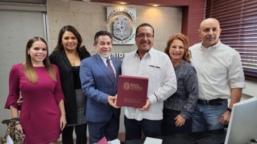 PRESIDENCIA DEL CONGRESO RECIBE EL 2do INFORME DE LA GOBERNADORA MARINA DEL PILAR AVILA