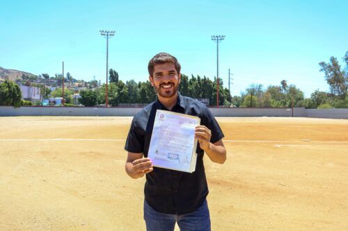EL MANUEL CECEÑA VOLVERÁ A BRILLAR: REGIDOR ISAAC CONTRERAS INICIA REHABILITACIÓN DE LUMINARIAS DEL ESTADIO
