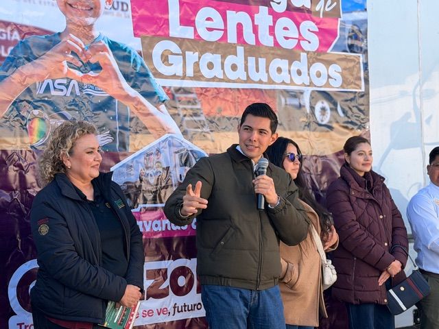 ENTREGA ROMÁN COTA 104 LENTES GRADUADOS EN LA RUMOROSA, TECATE