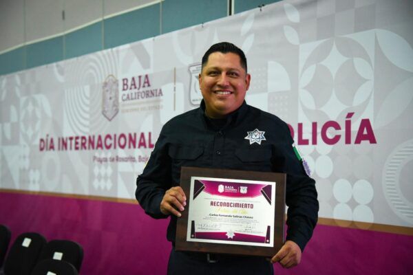 AGENTE SALINAS CHÁVEZ DEL ESCUADRÓN VIOLETA, POLICÍA DEL AÑO 2025