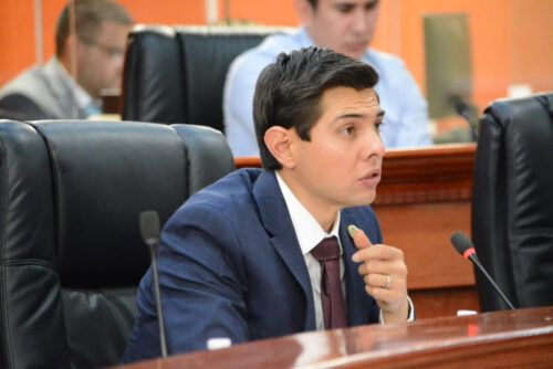 PLANTEA DIPUTADO ROMÁN COTA TIPIFICAR EL DELITO DE NEGLIGENCIA VETERINARIA