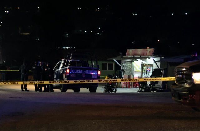 ATAQUE ARMADO DEJA DOS MUERTOS EN JARDINES DEL RÍO, TECATE
