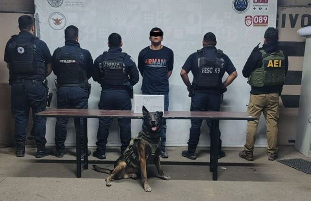 NEUTRALIZA A SUJETO ARMADO QUE TENÍA COMO REHÉN A SU MADRE