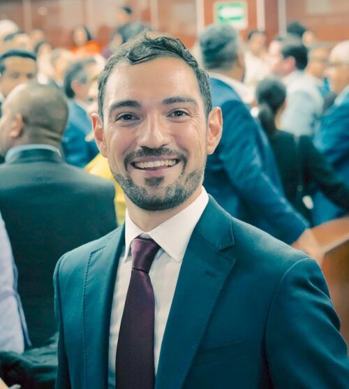 EN BAJA CALIFORNIA RINDE PROTESTA DIPUTADO INTEGRANTE DE LA COMUNIDAD LGBT