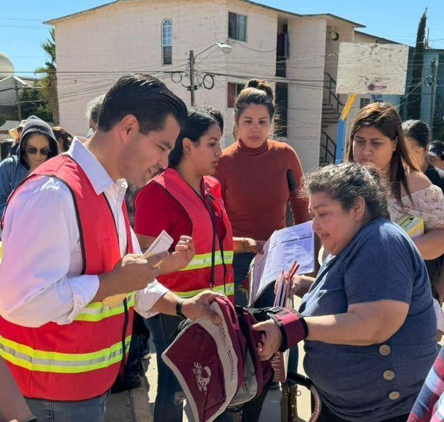 DIPUTADO BETO VALLE CUMPLE A INFONAVIT HACIENDA