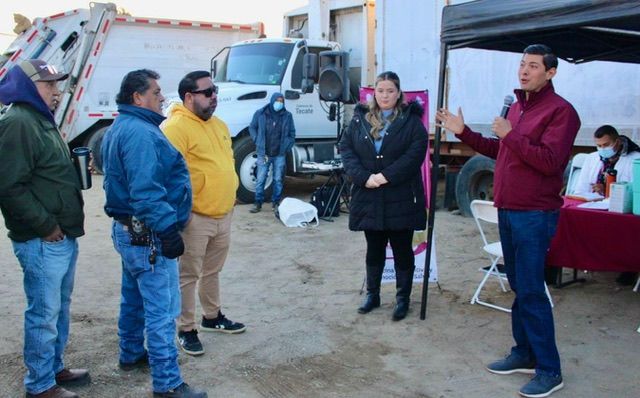 ROMÁN COTA ACERCA SERVICIOS MÉDICOS A TRABAJADORES DE SERVICIOS PÚBLICOS DEL GOBIERNO DE TECATE