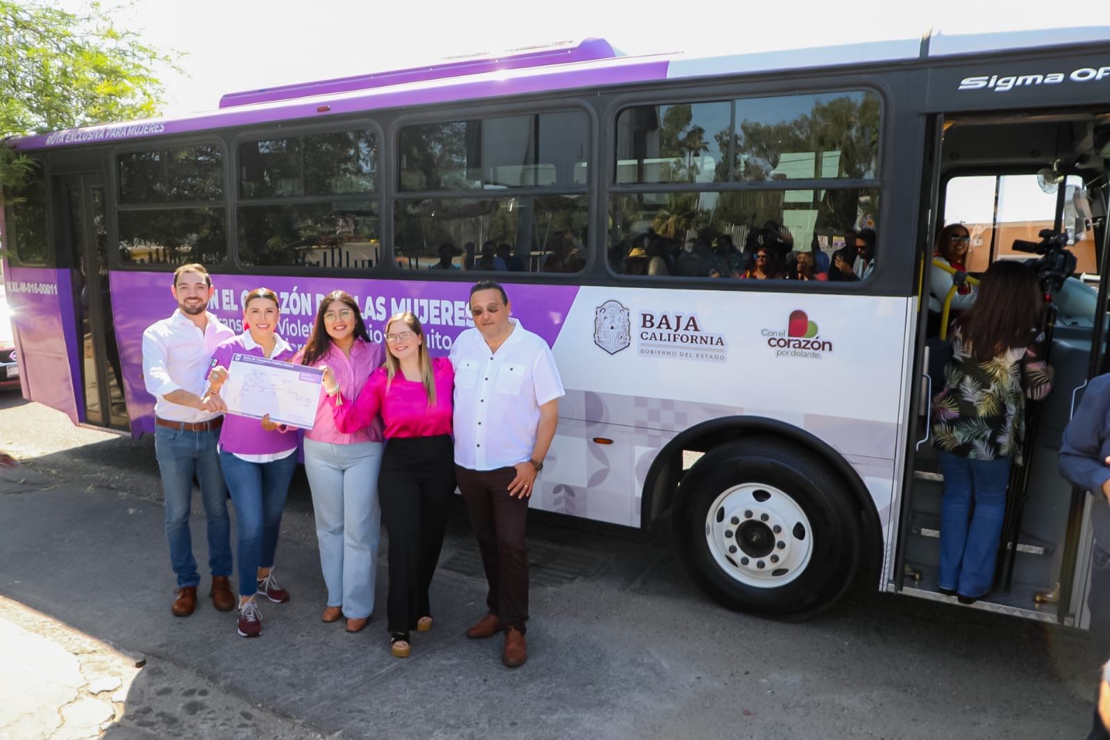 INVITA GOBERNADORA MARINA DEL PILAR A MUJERES A UTILIZAR EL TRANSPORTE VIOLETA EN MEXICALI