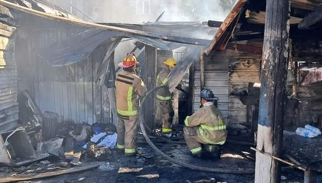 TECATE : INCENDIO CONSUME TALLER MECANICO