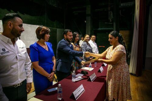 RECIBEN 353 DOCENTES DE EDUCACIÓN BÁSICA DE MEXICALI CONSTANCIA OFICIAL DE CAMBIO DE CENTRO DE TRABAJO: SE