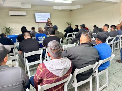 CAPACITAN A RESPONSABLES DE ALBERCAS PÚBLICAS EN ROSARITO PARA EVITAR RIESGOS SANITARIOS