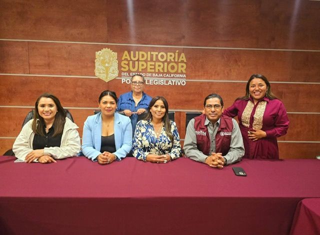 SOSTIENE CLAUDIA AGATÓN REUNIÓN CON DIPUTADOS LOCALES