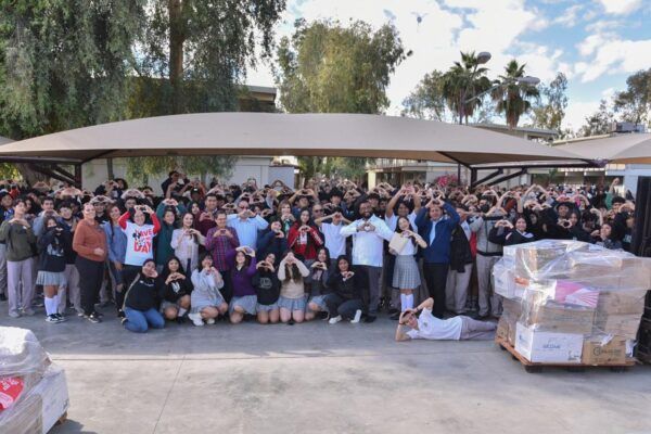 ENTREGA COBACH BC VÍVERES EN APOYO A PERSONAS DAMNIFICADAS POR EL HURACÁN OTIS