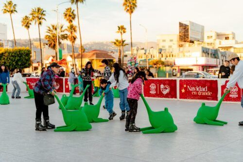 MAS DE 7 MIL ENSENADENSES DISFRUTARÓN DE LA PISTA DE PATINAJE: CAM