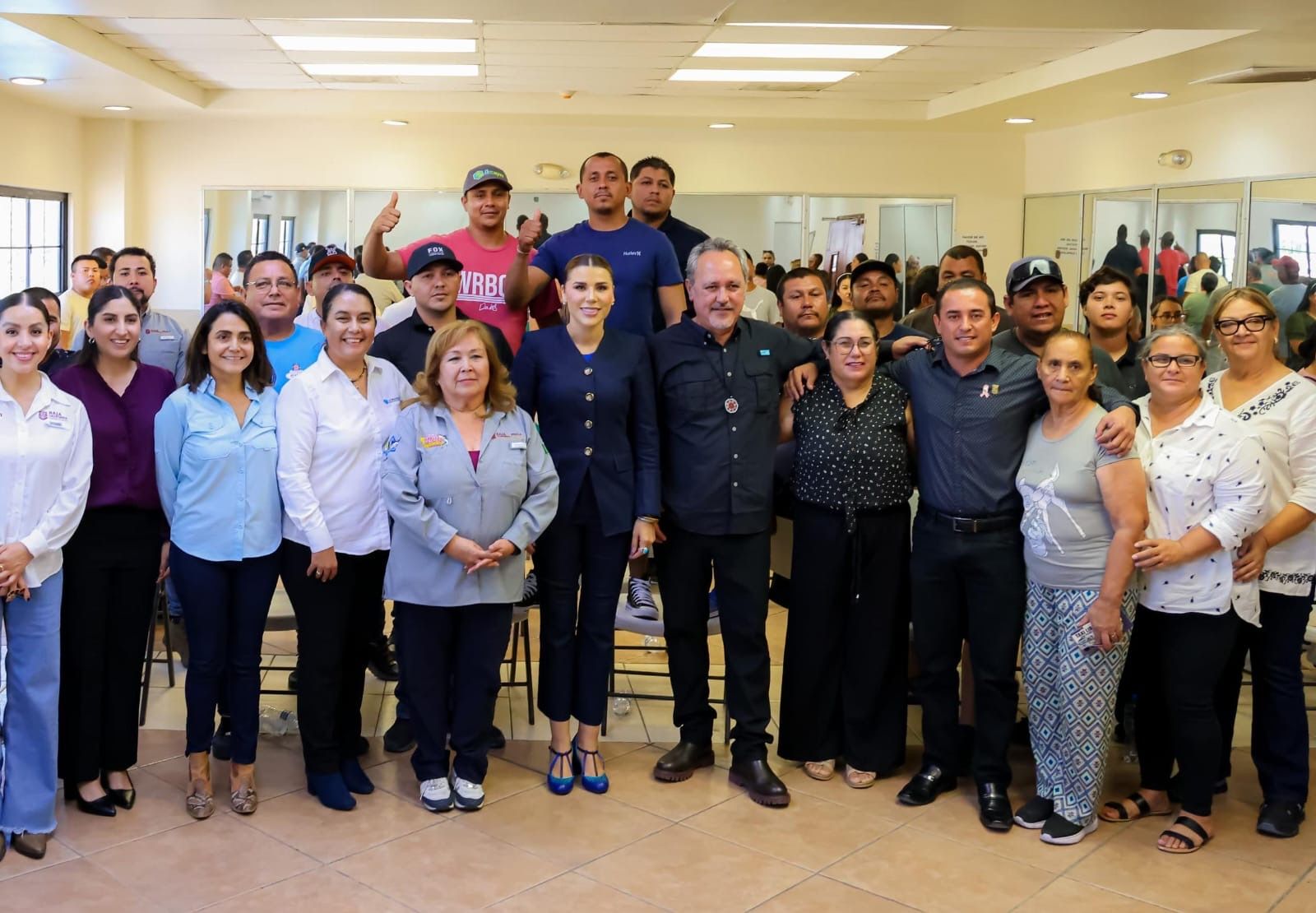 GOBERNADORA MARINA DEL PILAR ENCABEZA REUNIÓN CON PESCADORES DE SAN FELIPE PARA ESCUCHAR Y ATENDER SUS NECESIDADES