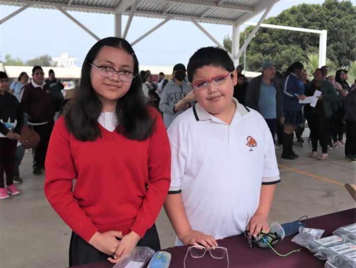 RECIBEN MÁS DE MIL ESTUDIANTES DE PRIMARIA Y SECUNDARIA LENTES DEL PROGRAMA VER BIEN PARA APRENDER MEJOR
