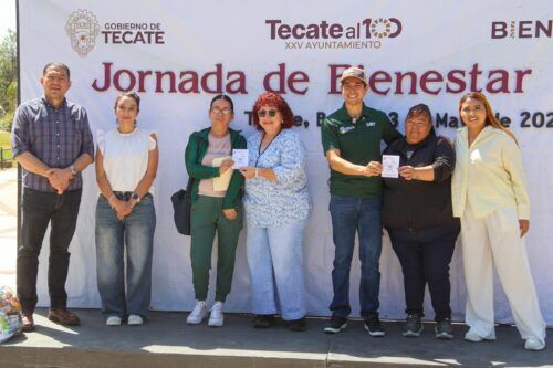 ROMÁN COTA ACERCA APOYOS Y SERVICIOS A LAS FAMILIAS TECATENSES