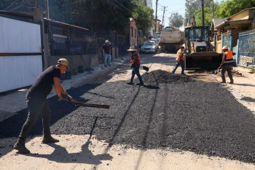 CONTINÚA EL PROGRAMA PERMANENTE DE BACHEO DEL GOBIERNO DE TECATE EN LOMA ALTA