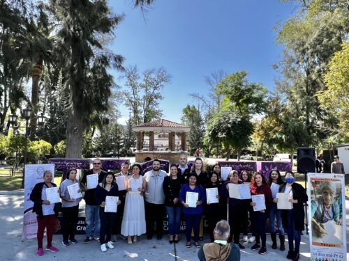 ENTREGA REGIDORA SARAHÍ OSUNA CERTIFICADOS DE PRIMARIA Y SECUNDARIA