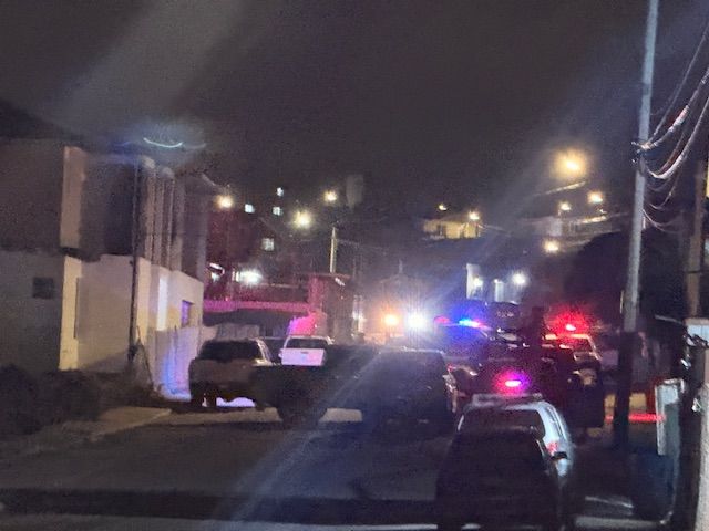 TECATE: TRAS DETONACIONES INCENDIAN DOS VEHÍCULOS