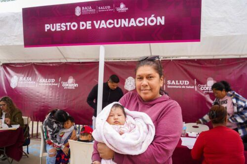 LLAMAN A VACUNAR A NIÑAS Y NIÑOS PARA PROTEGERLOS CONTRA LA TOS FERINA