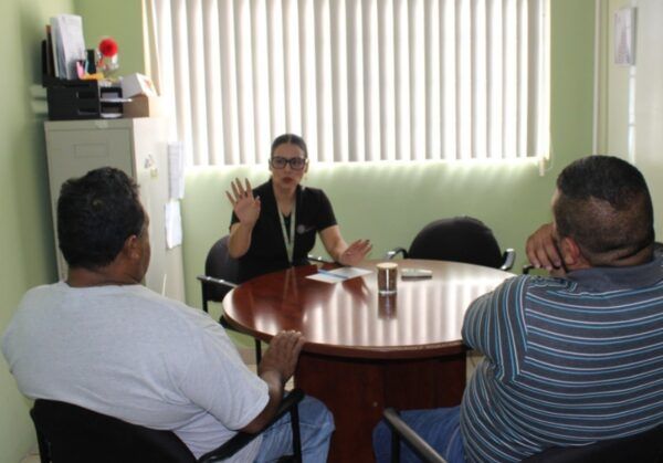 PROMUEVEN LA PARTICIPACIÓN DE HOMBRES EN GRUPOS DE PSICOEDUCACIÓN Y MANEJO DE EMOCIONES
