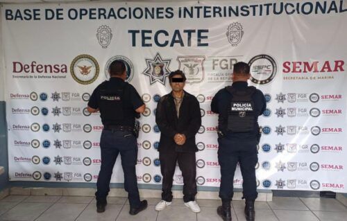 DETIENE POLICÍA DE TECATE A PERSONA AGRESIVA SALVAGUARDANDO INTEGRIDAD DE VECINOS