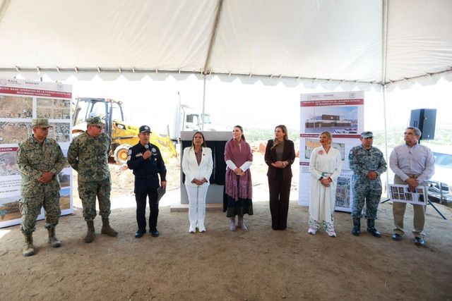 COLOCAN PRIMERA PIEDRA DE NUEVA BASE DE LA FESC EN VALLE DE GUADALUPE