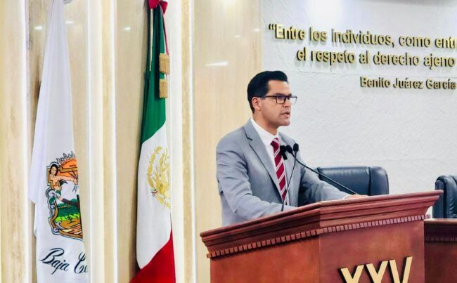HUMBERTO VALLE EXHIBE FALTA DE DOCENTES EN CAED Y PIDE ELIMINAR BARRERAS ADMINISTRATIVAS