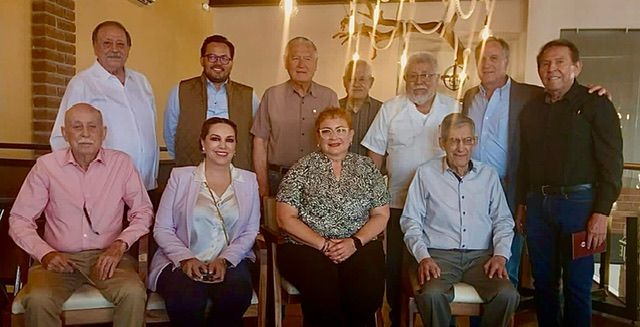 SOSTIENE MAYTHE MÉNDEZ REUNIÓN CON EX ALCALDES DE TECATE