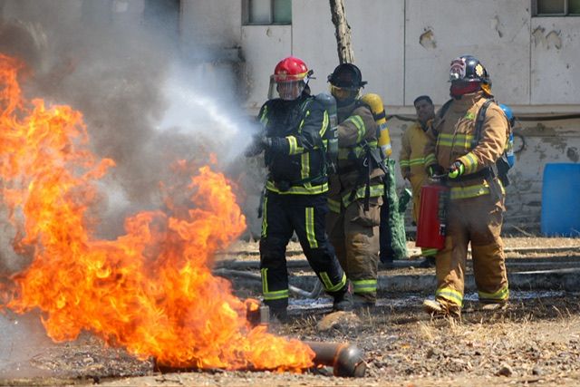 SE CAPACITAN BOMBEROS Y PROTECCIÓN CIVIL EN ATENCIÓN A INCIDENTES CON HIDROCARBUROS