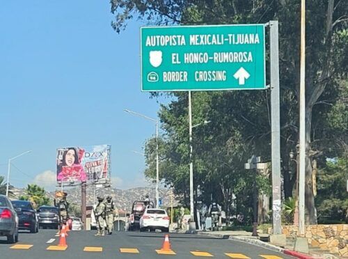 REFUERZAN VIGILANCIA TRAS HALLAZGO DE MANTA EN ZONA CENTRO DE TECATE