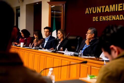 GOBIERNO DE CLAUDIA AGATÓN FORMALIZA PLAN PARA SALDAR DEUDA HISTORICA CON ISSSTECALI