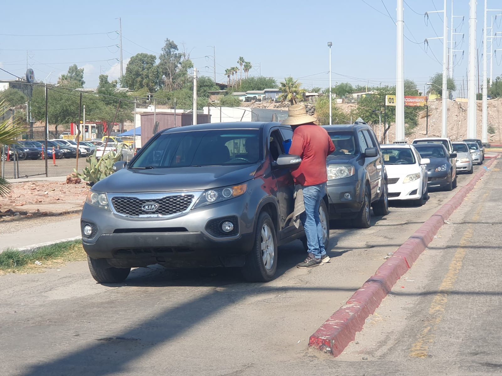 EL SAT BC INVITA A LA CIUDADANA QUE REALIZÓ TRÁMITE DE REGULARIZACIÓN DE VEHÍCULOS EXTRANJEROS ANTES DE MARZO PARA QUE PASEN POR SUS PLACAS