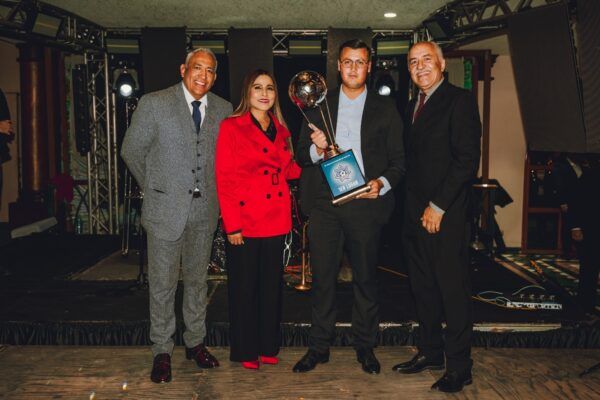 GOBIERNO DE ENSENADA RECONOCE LA VOCACIÓN Y ENTREGA POLICIAL CON CENA BAILE CONMEMORATIVA