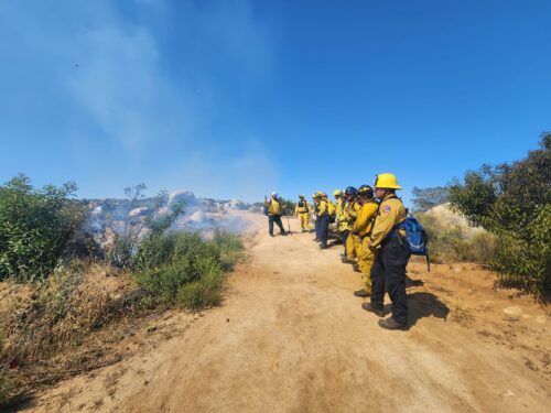 BOMBEROS DE TECATE FORTALECEN SU PREPARACIÓN ANTE INCENDIOS FORESTALES