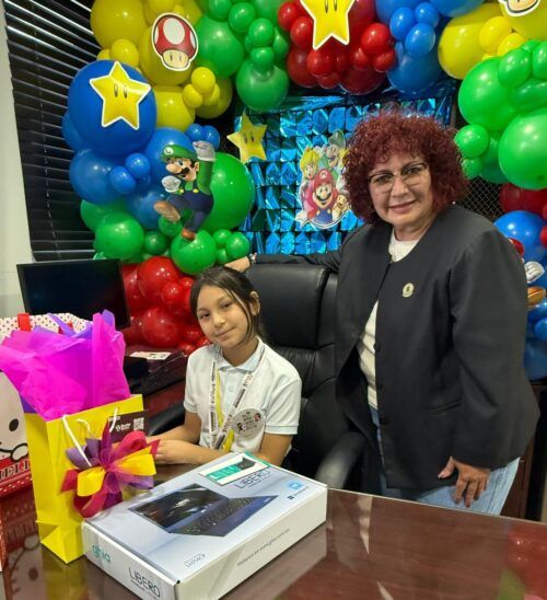 AINARA JERALDINE ES DIPUTADA DEL DISTRITO VI POR UN DÍA