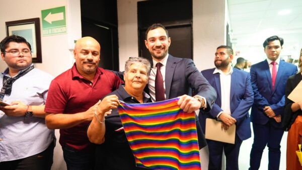 EN BAJA CALIFORNIA RINDE PROTESTA DIPUTADO INTEGRANTE DE LA COMUNIDAD LGBT