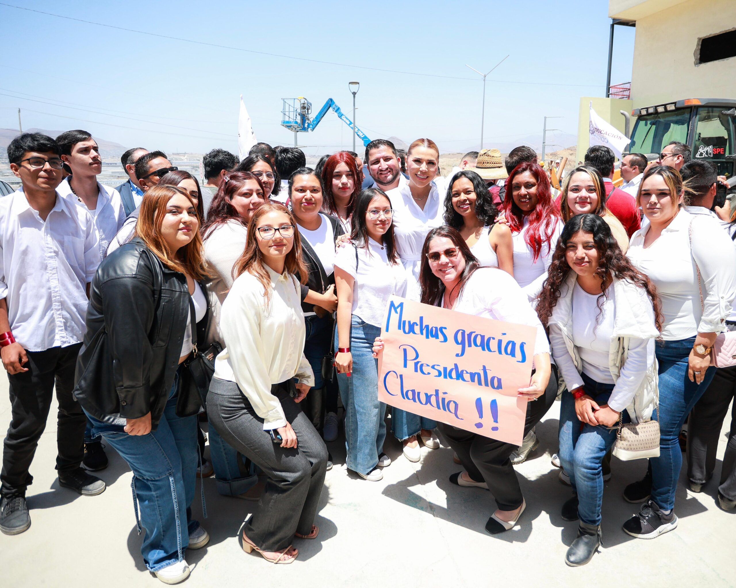 ENCABEZA GOBERNADORA MARINA DEL PILAR ARRANQUE DE OBRA DE LA UNIVERSIDAD NACIONAL ROSARIO CASTELLANOS EN TIJUANA